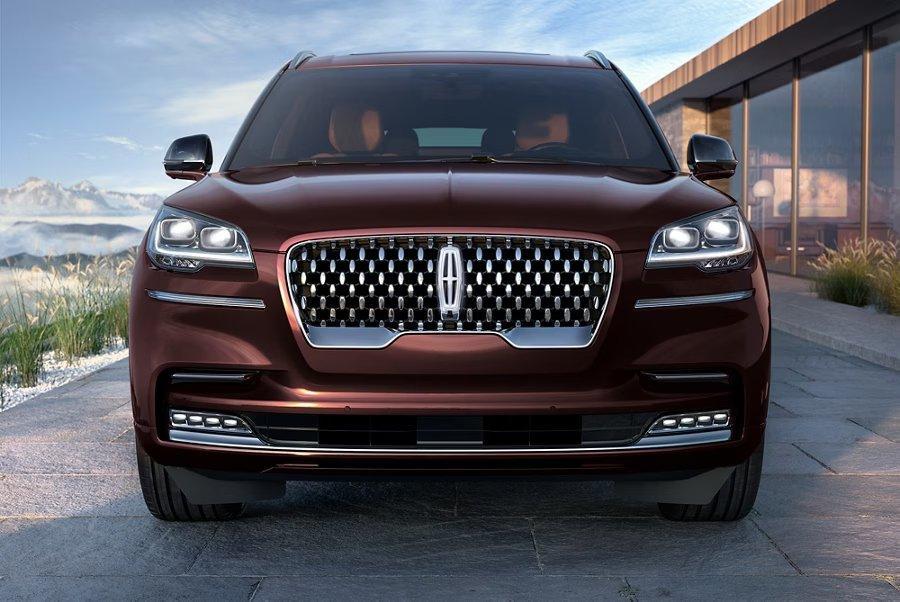 2024 Lincoln Aviator AVAILABLE ADAPTIVE PIXEL LED HEADLAMPS
