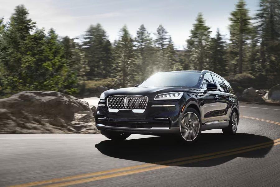 2024 Lincoln Aviator AVAILABLE ALL-WHEEL-DRIVE