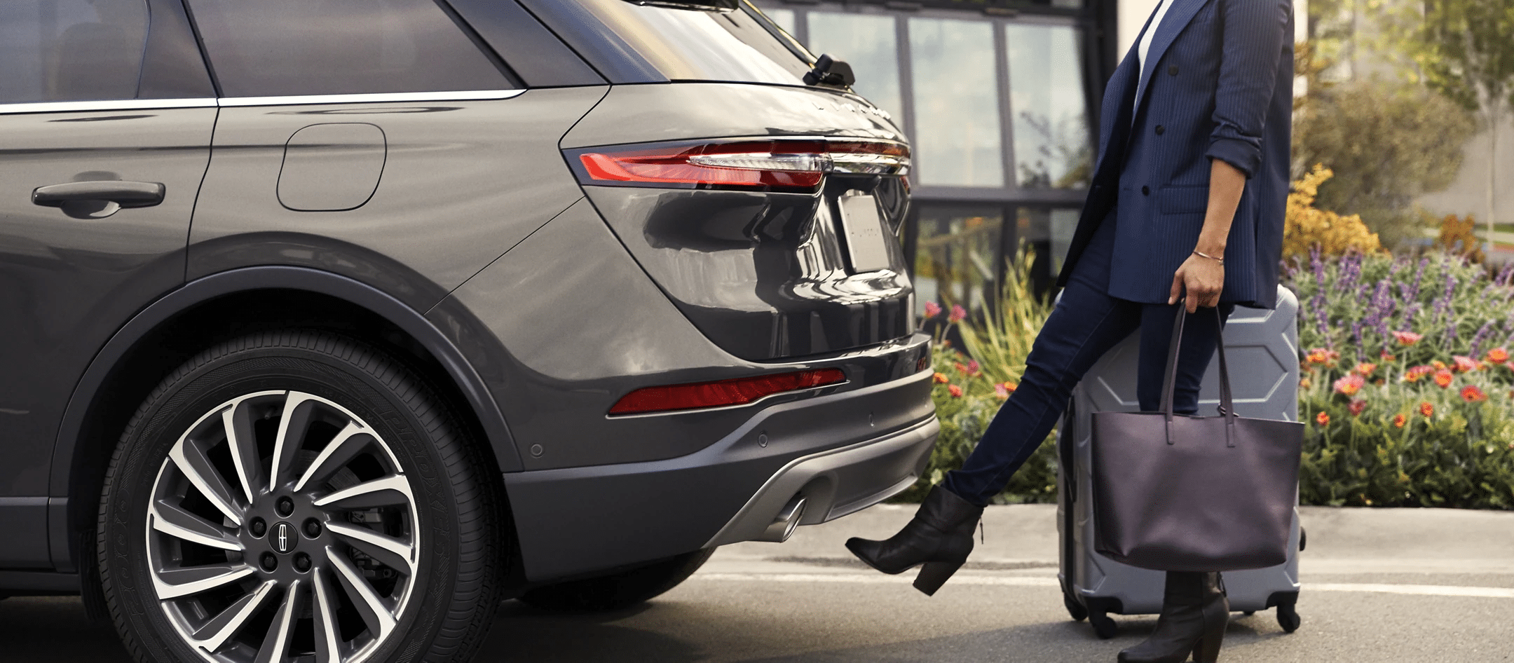 2024 Lincoln Corsair HANDS-FREE LIFTGATE