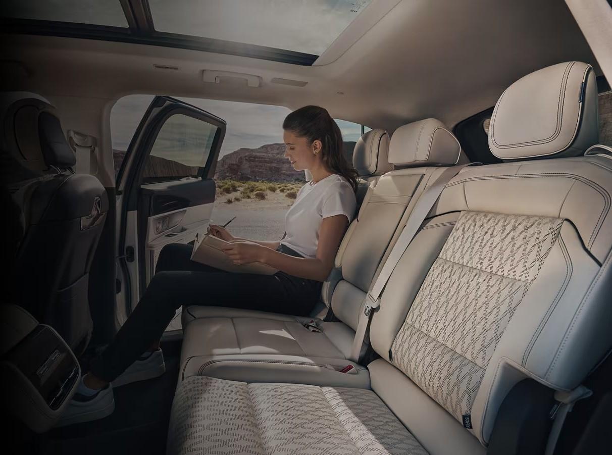 2024 Lincoln Nautilus Spacious second row