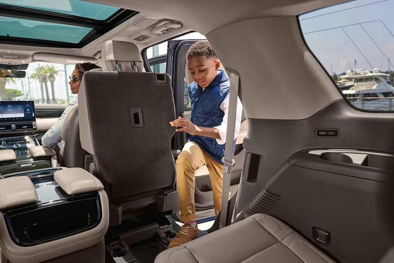 2024 Lincoln Navigator Foldable Seats