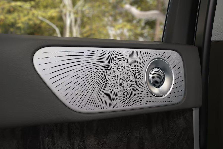 2024 Lincoln Navigator revel ultima 3d audio system