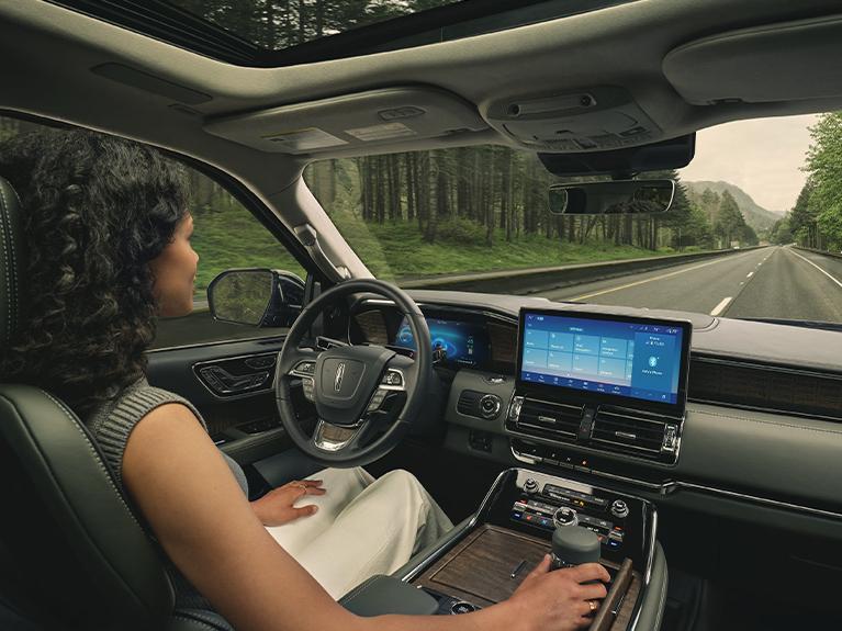 The 2024 Lincoln Navigator® SUV | South Bay Lincoln