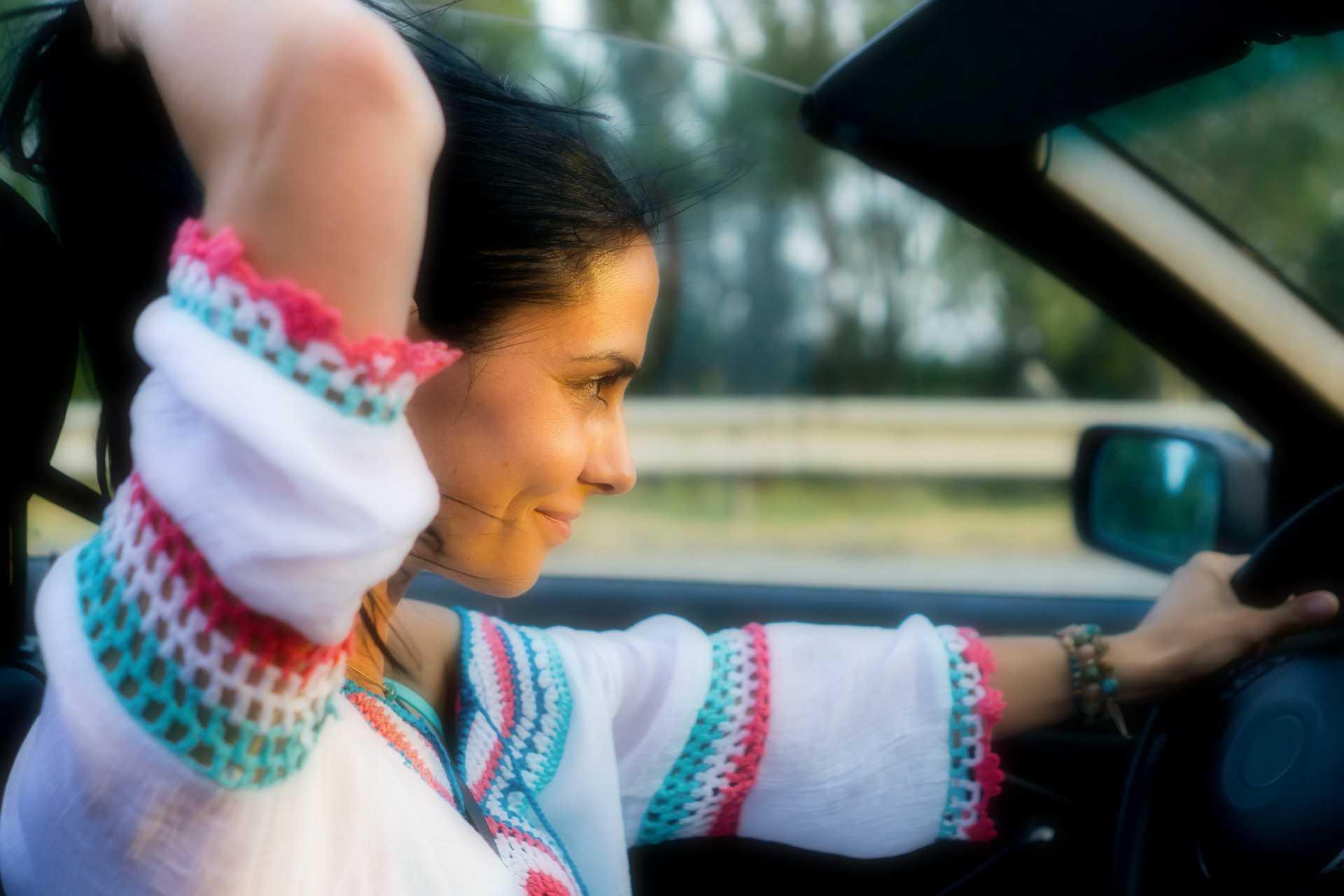 Pourquoi ne pas rouler cheveux au vent en cabriolet? Pourquoi ne pas rouler cheveux au vent en cabriolet?