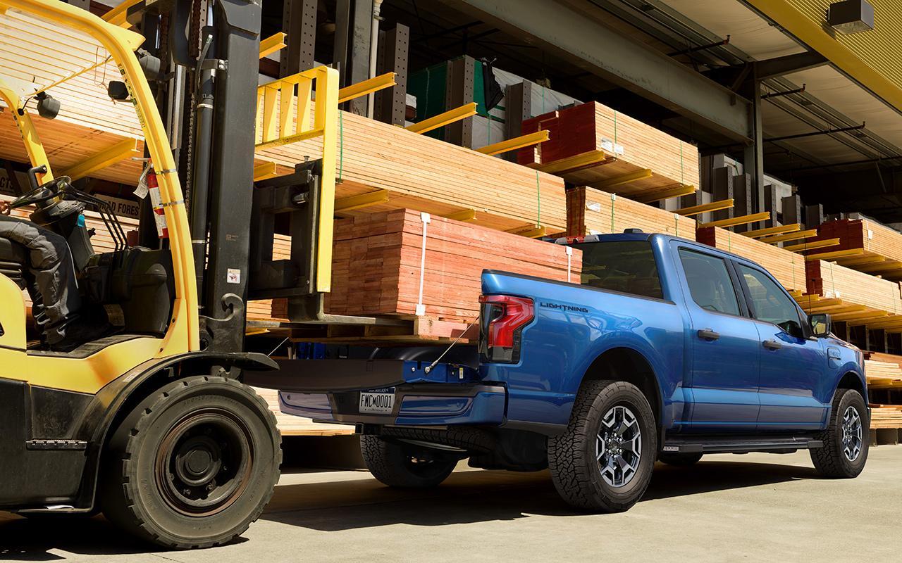 2022 F-150 Lightning at Metro Ford Calgary - Payload 2022 F-150 Lightning at Metro Ford Calgary - Payload