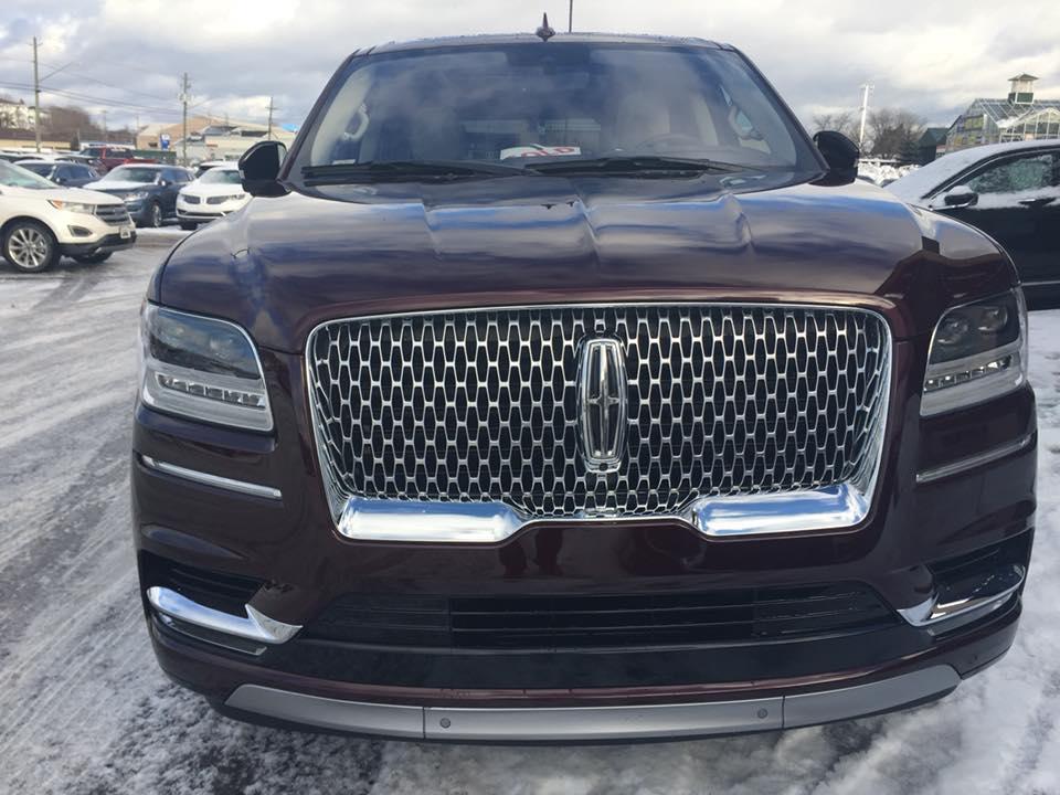 2018 Lincoln Navigator, Front View