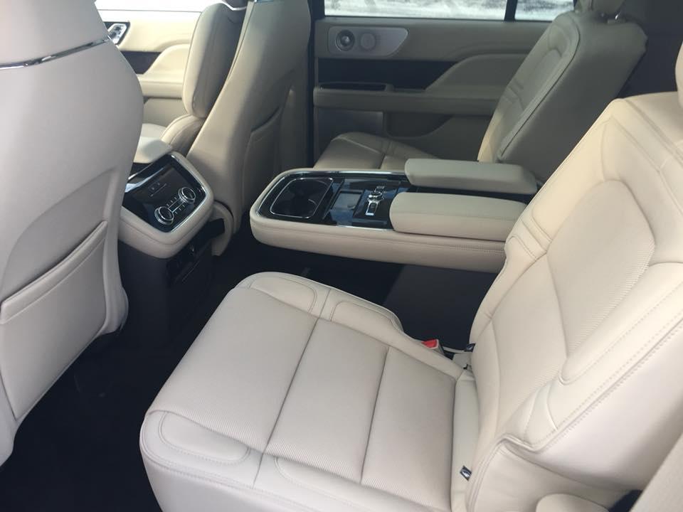 2018 Lincoln Navigator, Backseat