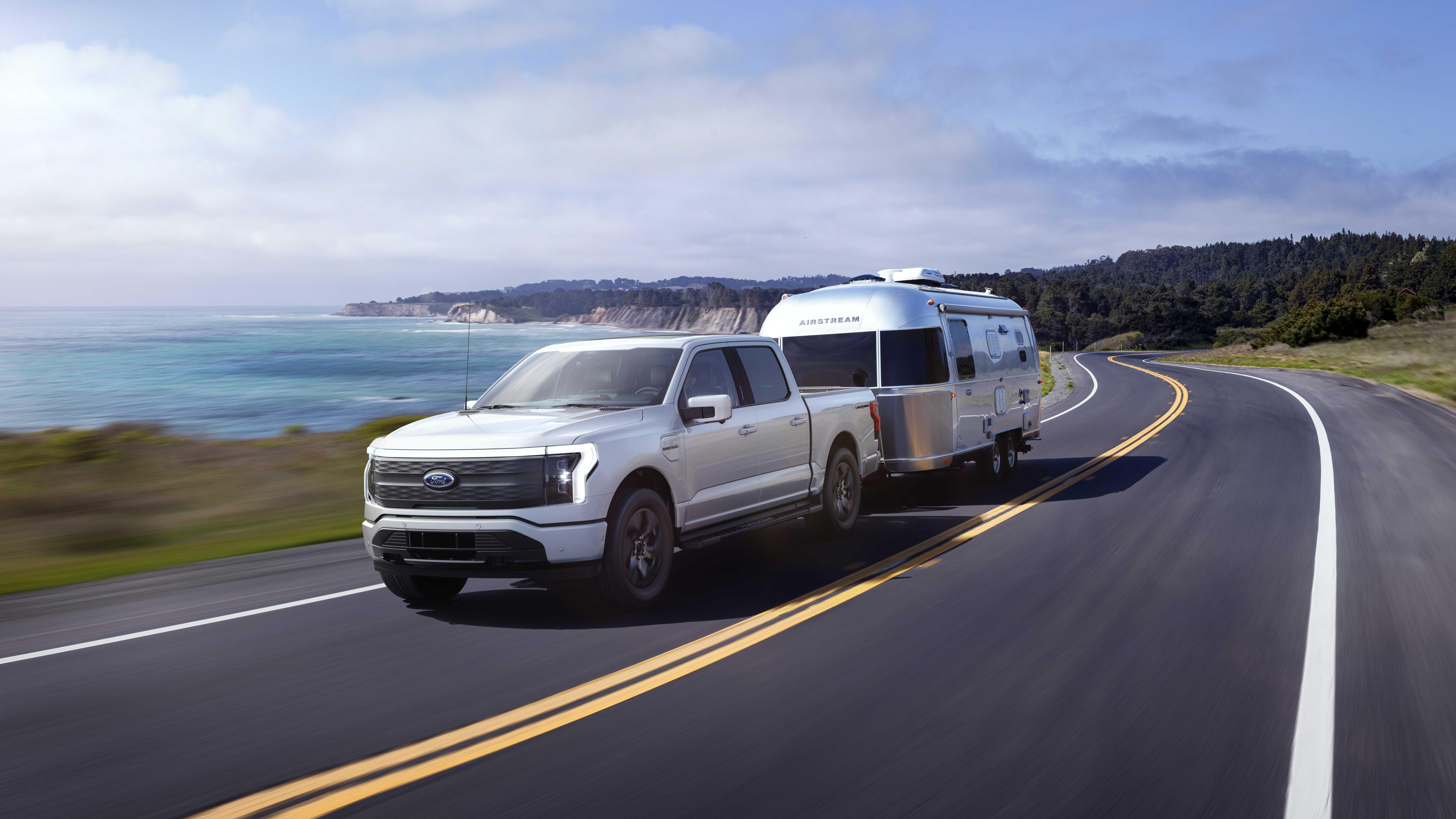 Vif comme l’éclair, voici le Ford F-150 Lightning Vif comme l’éclair, voici le Ford F-150 Lightning