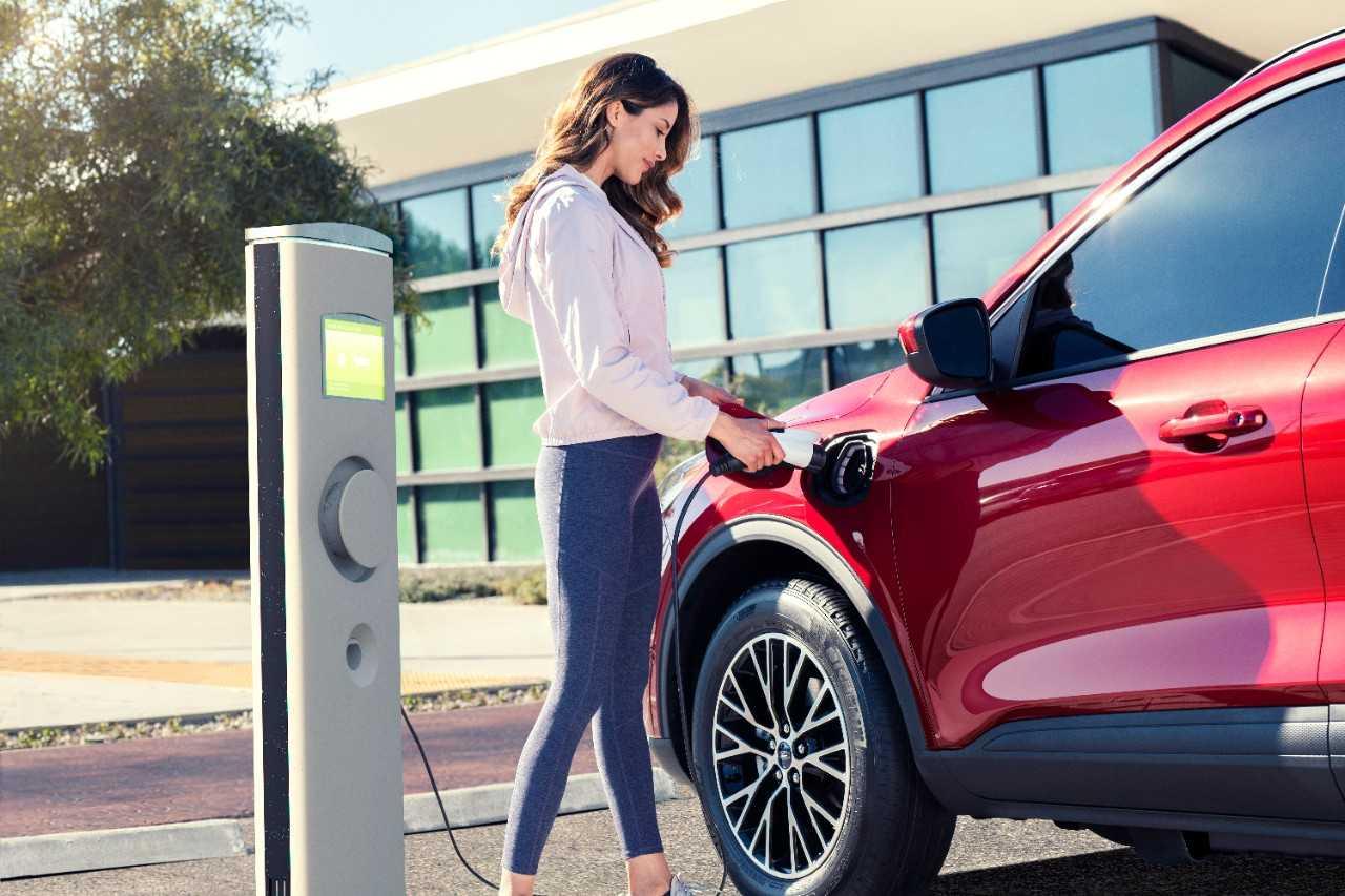 Ford s’électrifie : ce que 2021 nous réserve Ford s’électrifie : ce que 2021 nous réserve