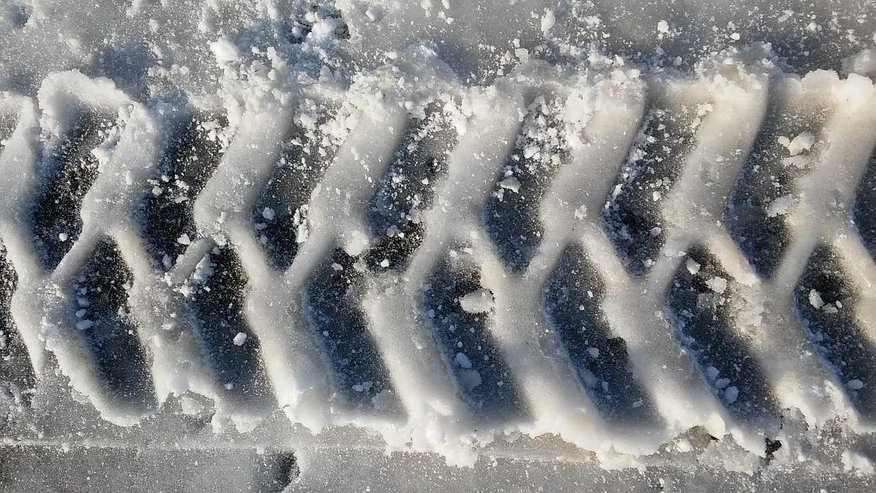 Pneus d’hiver, il faut y penser! Pneus d’hiver, il faut y penser!
