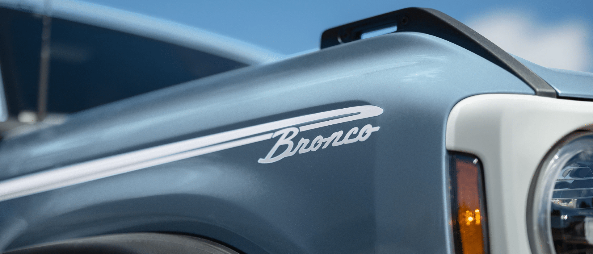 2024 Ford Bronco Azure Gray