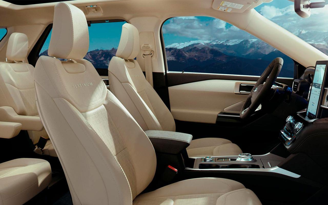 2022 Ford Explorer Platinum interior view