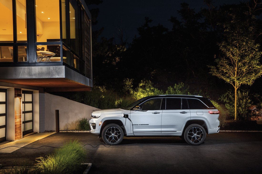 Jeep Grand Cherokee 4xe charging at home