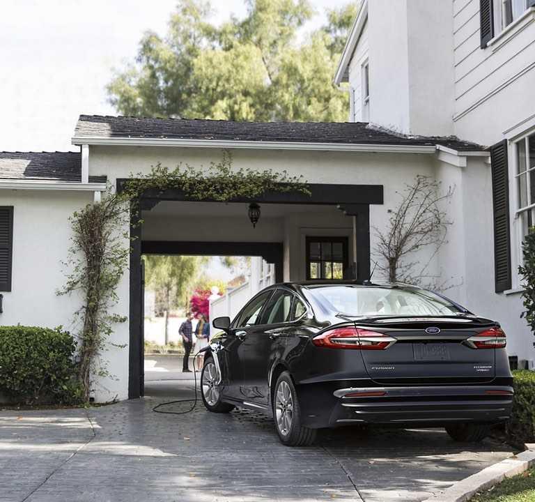 2020 Fusion Plug-In Hybrid 2020 Fusion Plug-In Hybrid