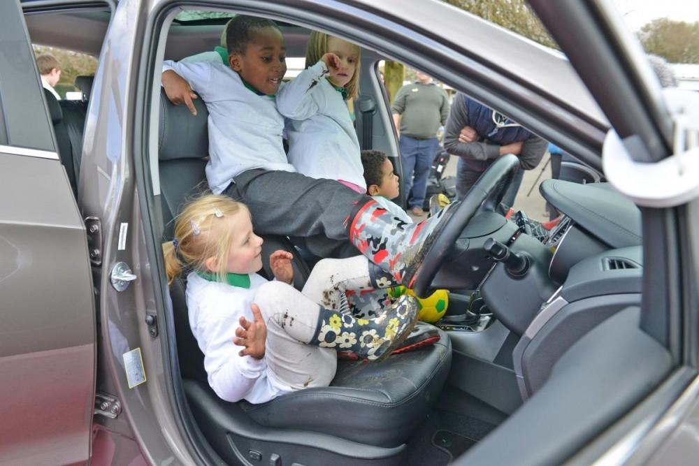 Kids and parents bond best in car Kids and parents bond best in car