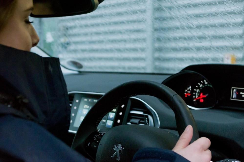 Brits struggle to drive in bad weather Brits struggle to drive in bad weather