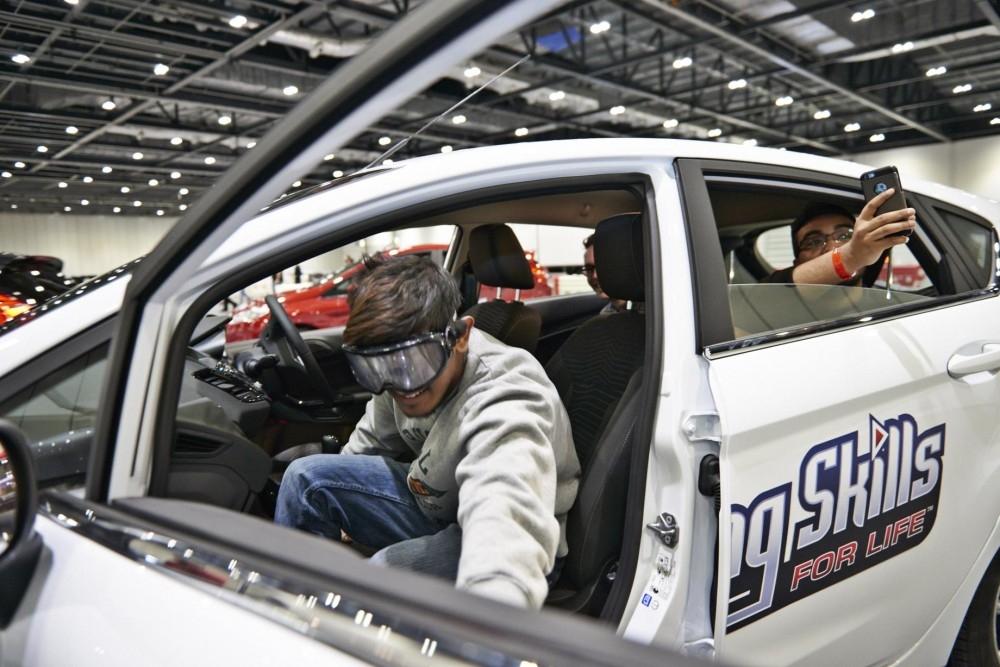 Ford trains young people to drive safely Ford trains young people to drive safely