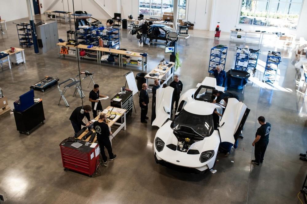 Ford performance produces the 2017 Ford GT Ford performance produces the 2017 Ford GT