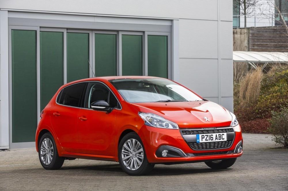 Peugeot 208 Wins Fleet News Best Small Car Award Peugeot 208 Wins Fleet News Best Small Car Award