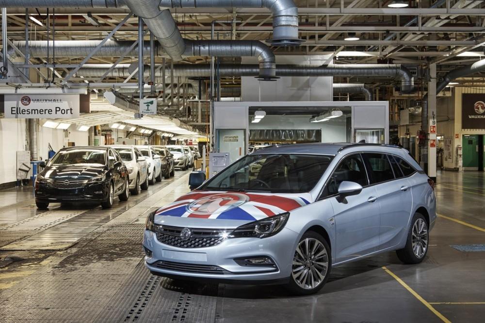 Astra Sports Tourer Production Starts in Cheshire Astra Sports Tourer Production Starts in Cheshire
