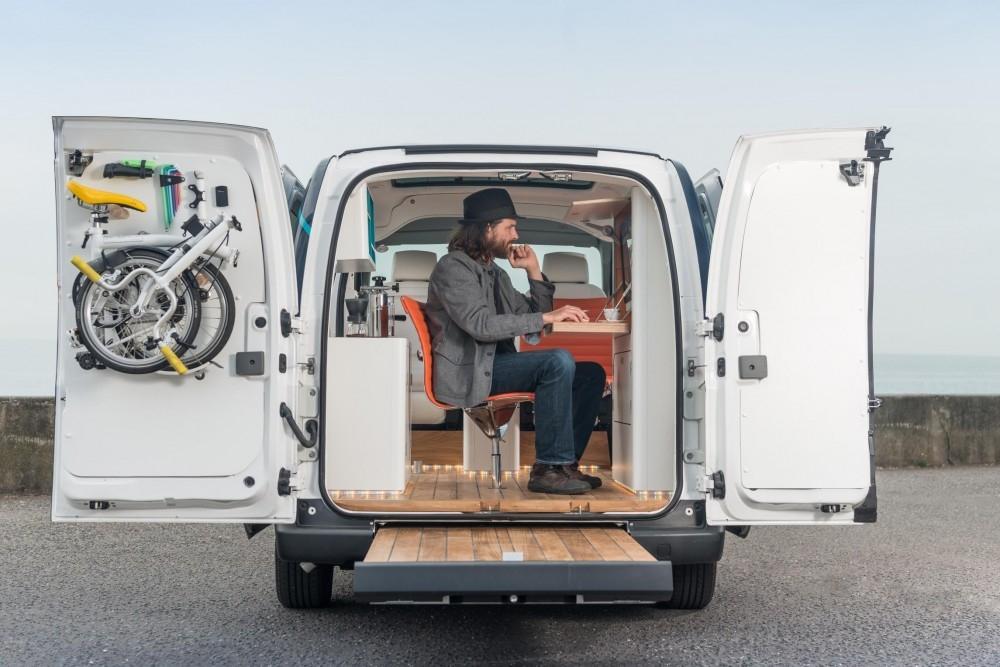 Nifty Nissan e-NV200 Office Concept Nifty Nissan e-NV200 Office Concept