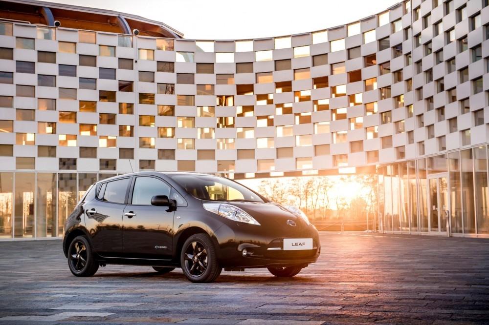 Nissan LEAF Black Edition Unveiled Nissan LEAF Black Edition Unveiled