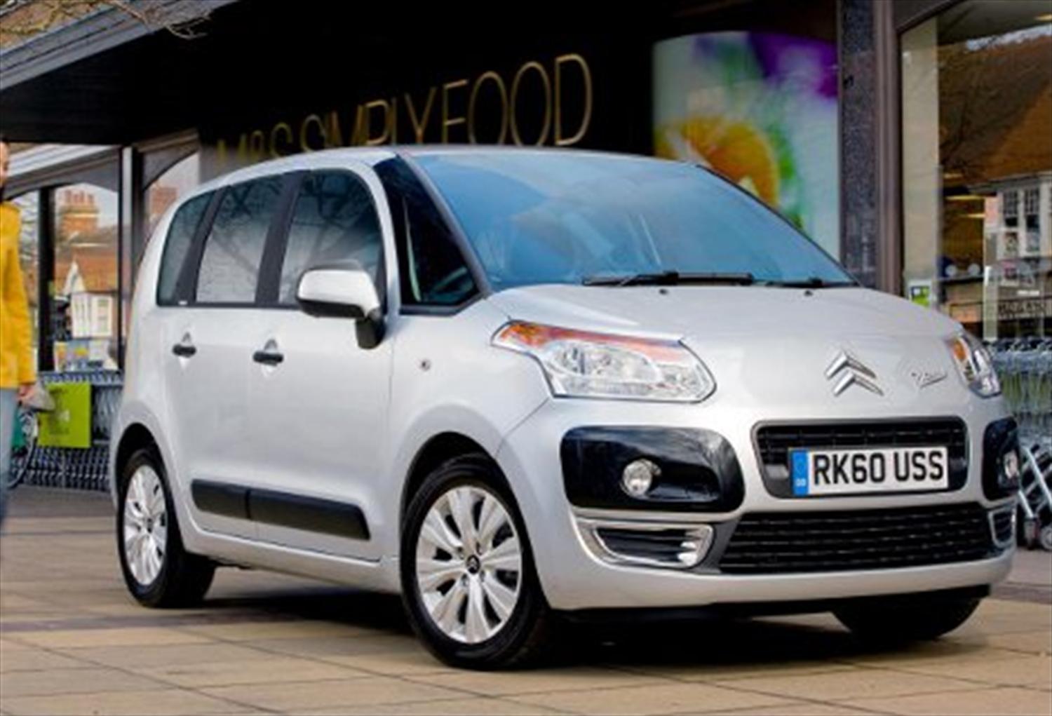 Dealers Prepare for New 60-Plate Cars Dealers Prepare for New 60-Plate Cars