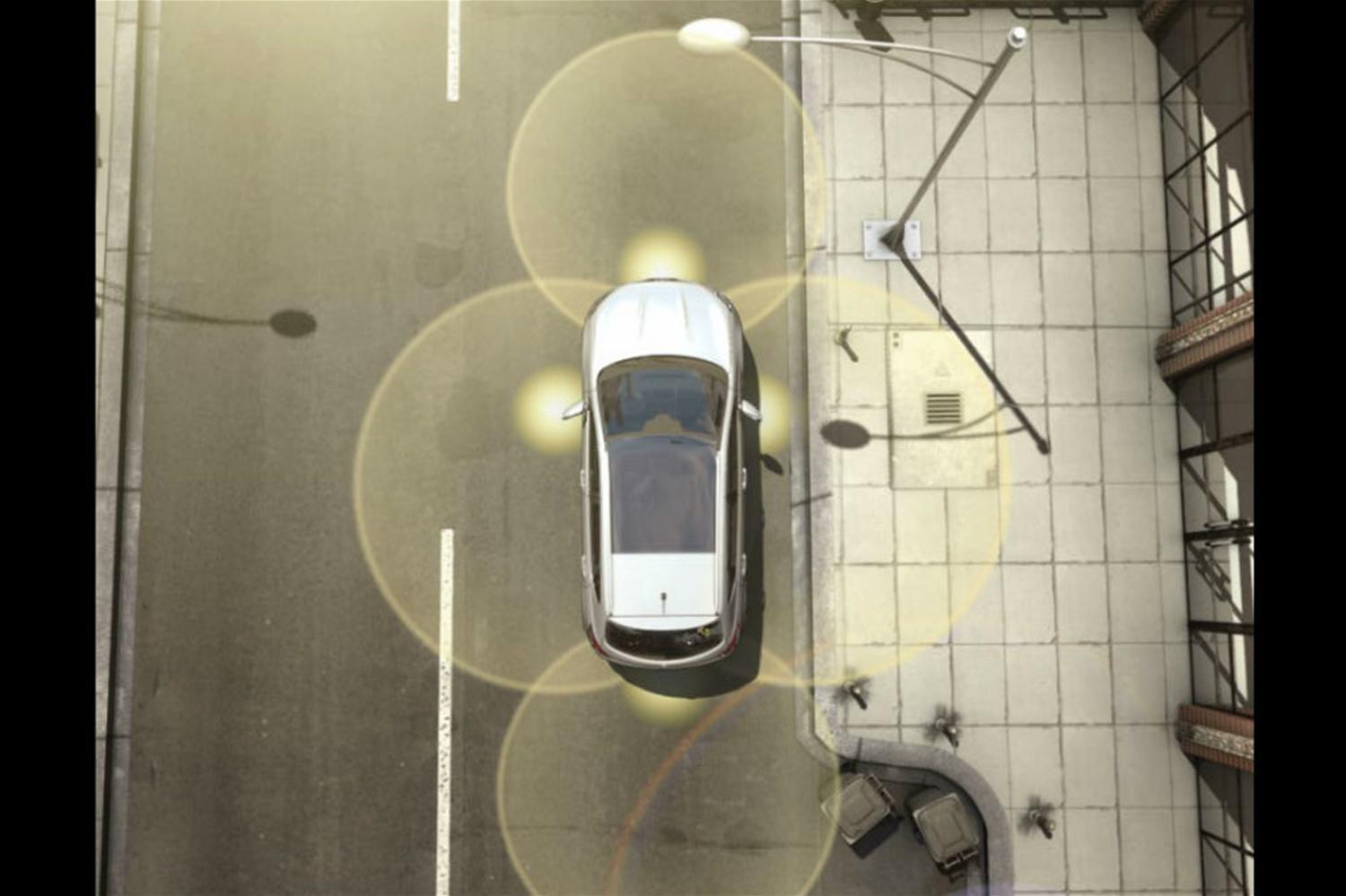 Nissan Qashqai 360 adds high-tech parking camera Nissan Qashqai 360 adds high-tech parking camera
