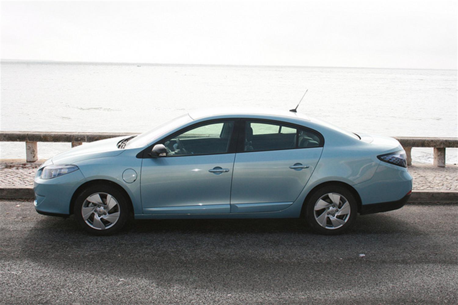 Renault Fluence Test Drives Offered to London Public Renault Fluence Test Drives Offered to London Public