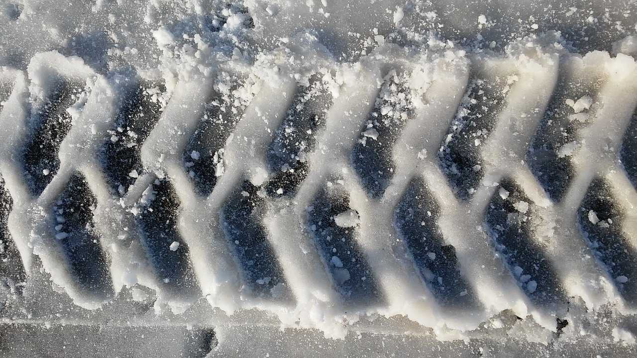 Pneus d’hiver, il faut y penser! Pneus d’hiver, il faut y penser!