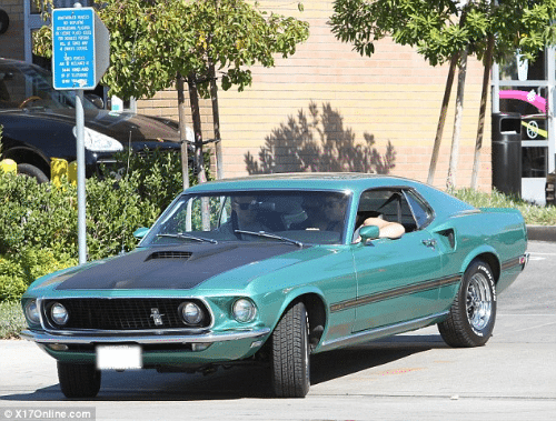Liam-Hemsworth-Ford-Mustang Liam Hemsworth Ford Mustang