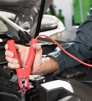 Bosch Auto Service technician performing a battery inspection