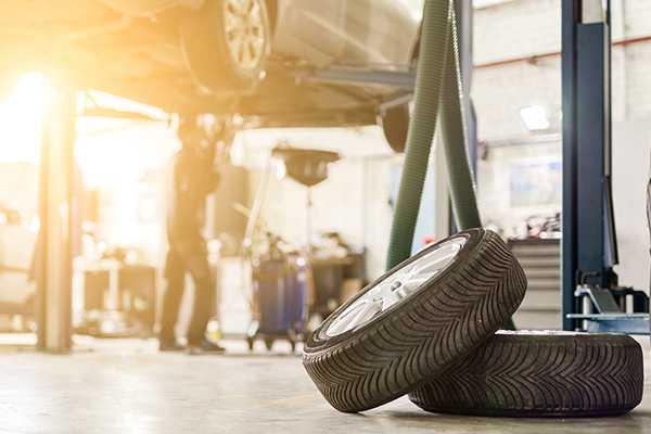 Bosch Automotive Branding Bosch delivers a brand recognition to many customers of various sectors