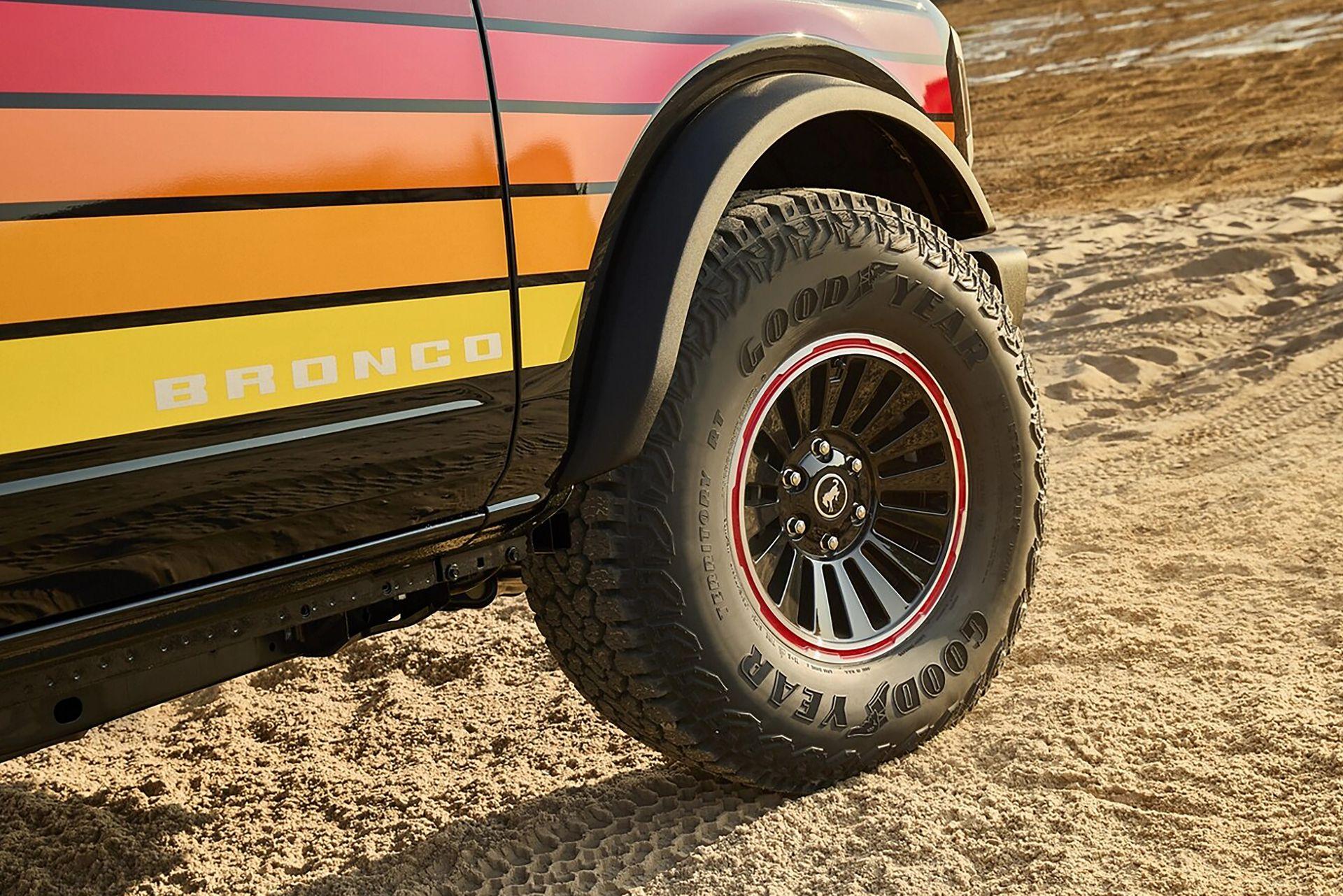 2025 Ford Bronco® 35 in. Tires Available