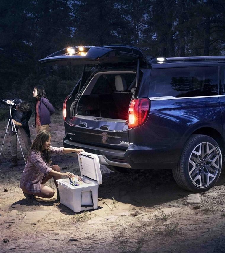 2025 Ford Expedition 360-Degree Zone Lighting