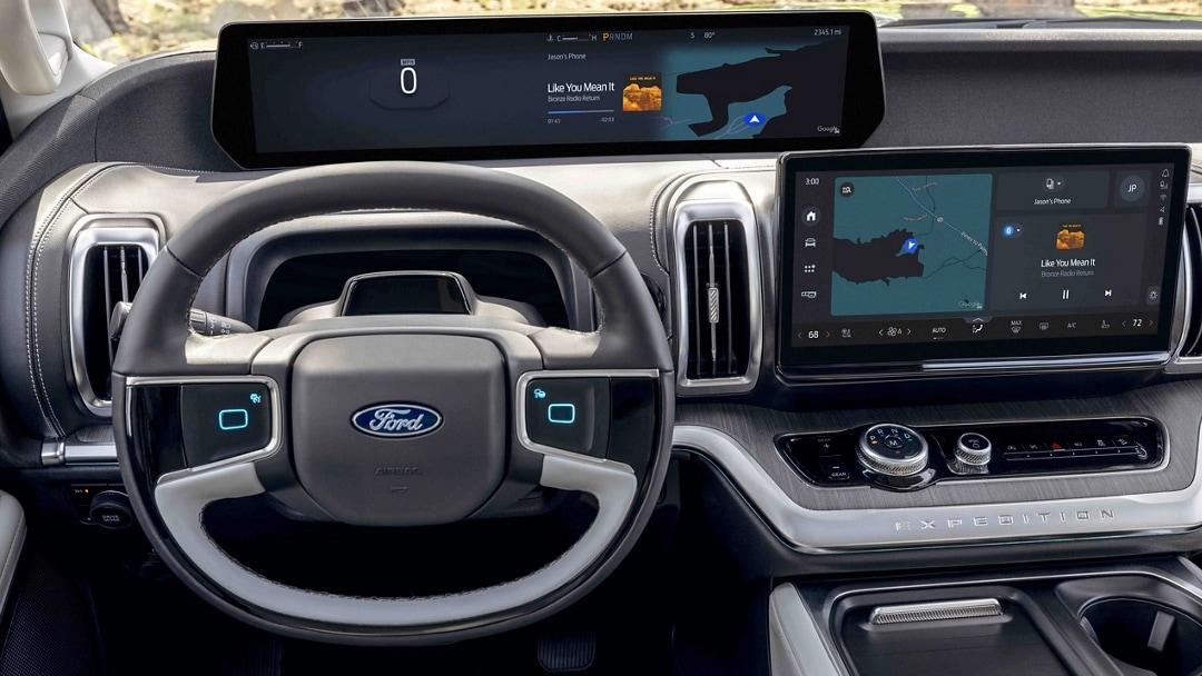 2025 Ford Expedition Panoramic 24 in. Display