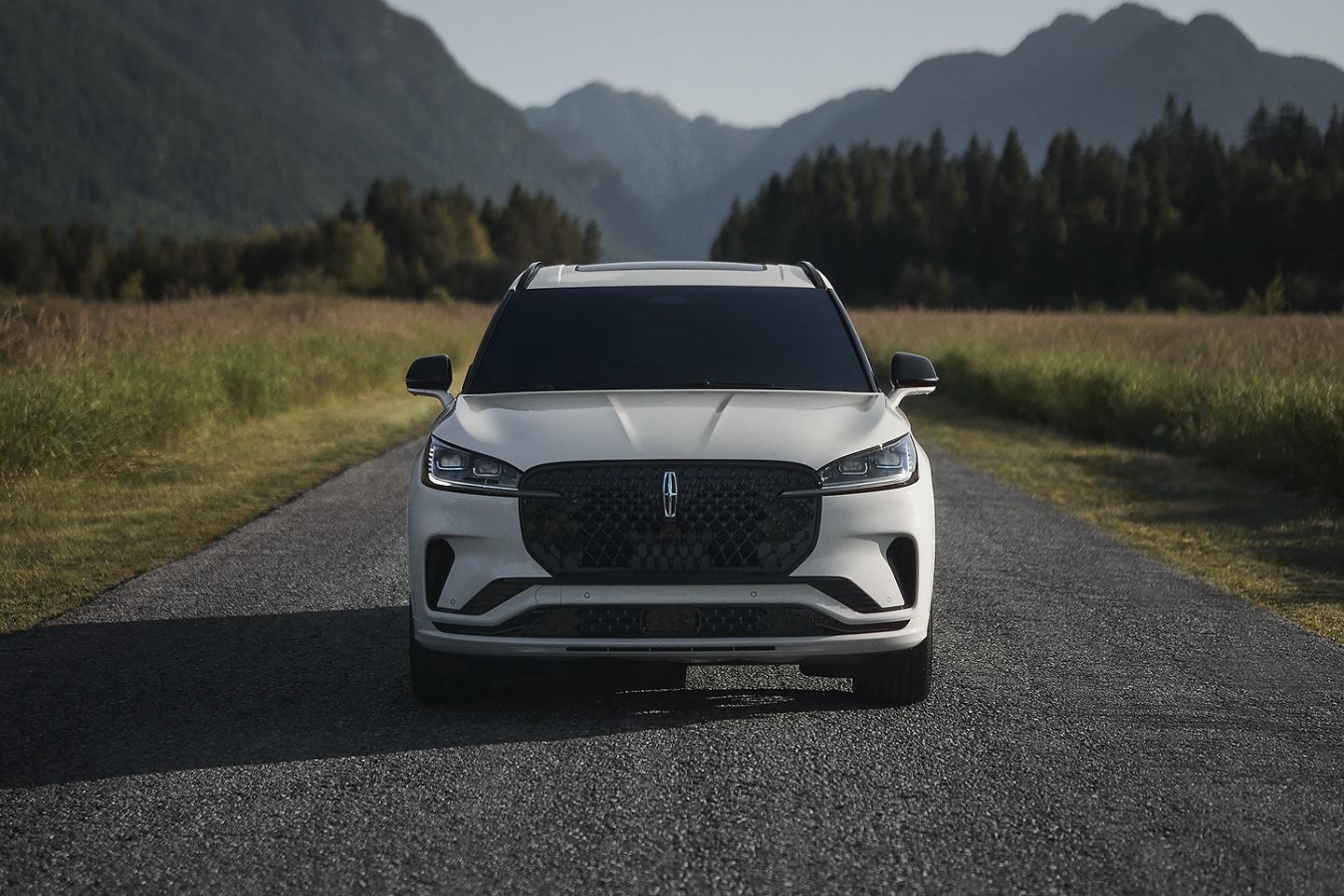 2025 Lincoln Aviator Available all-wheel drive