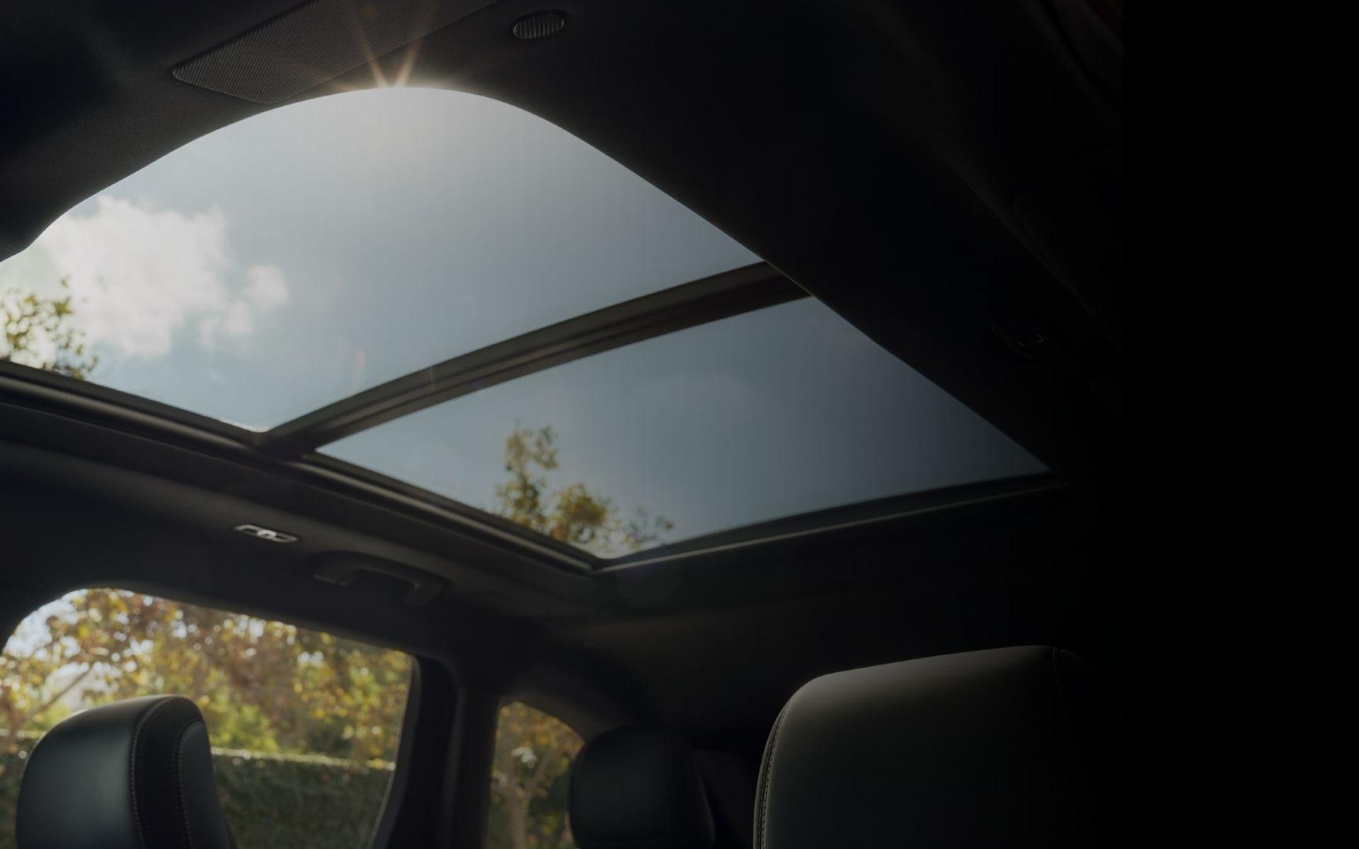 2025 Lincoln Nautilus Panoramic Vista Roof®