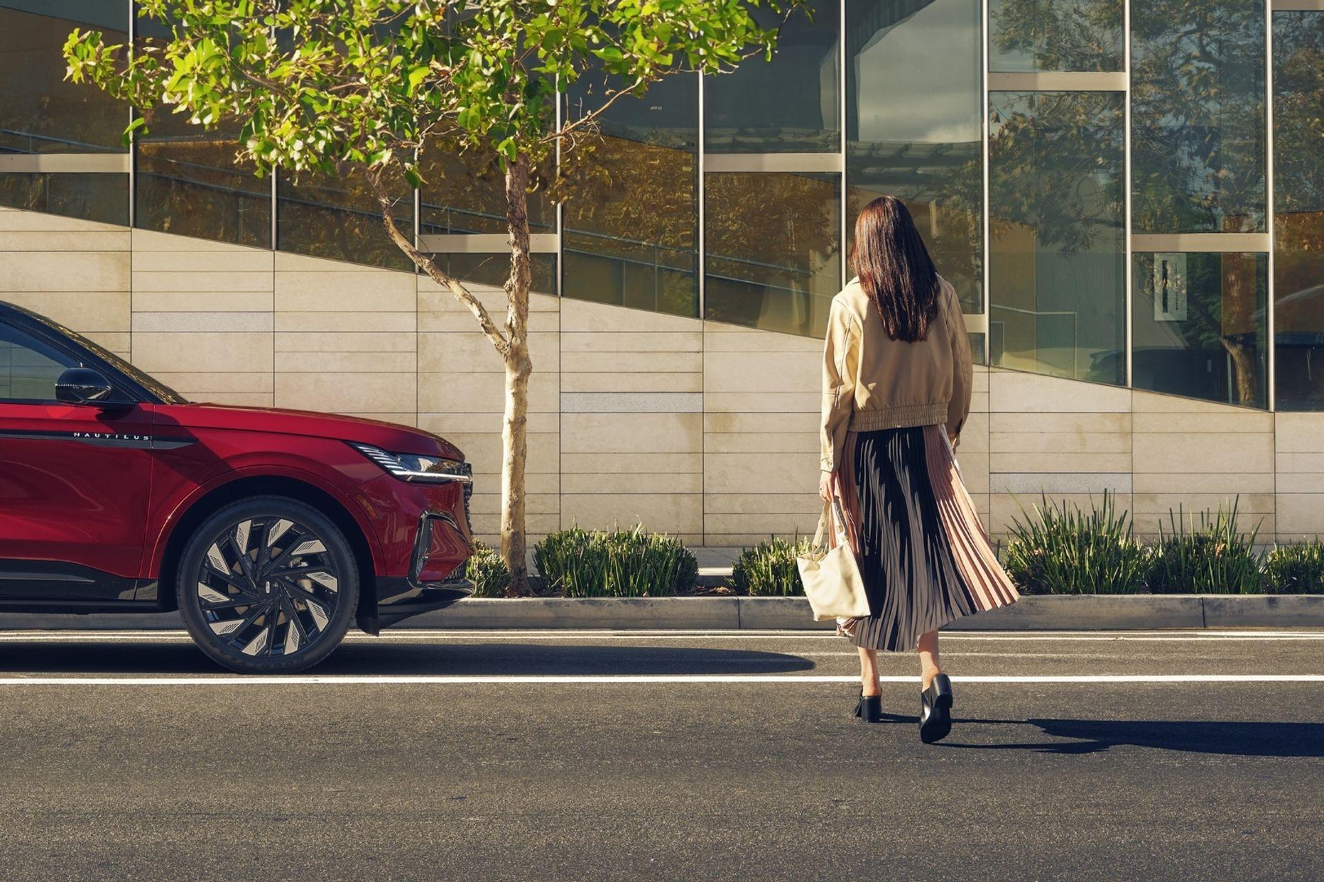 2025 Lincoln Nautilus >Pre-Collision Assist<sup>®</sup> with Pedestrian Detection