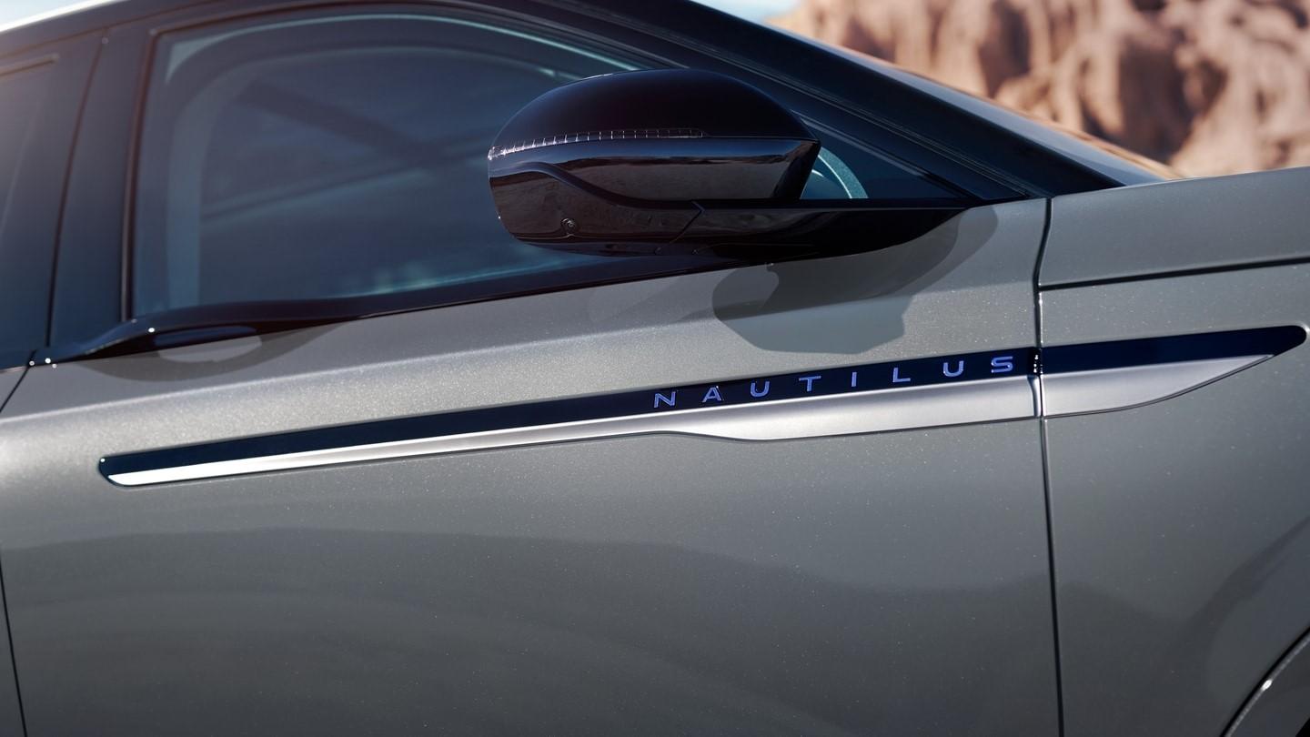 2026 Lincoln Nautilus Autofold sideview mirrors