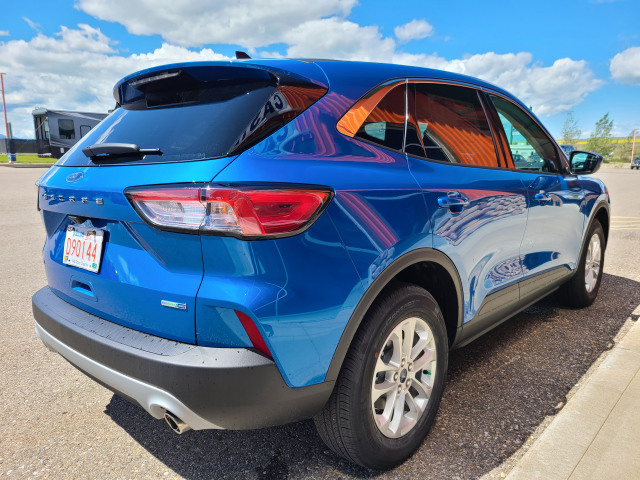 2020 Ford Escape SE Velocity Blue, 1.5L EcoBoost Engine with Auto Start