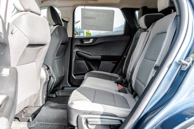 2020 Ford Escape SE Blue Metallic, 1.5L EcoBoost Engine with Auto Start