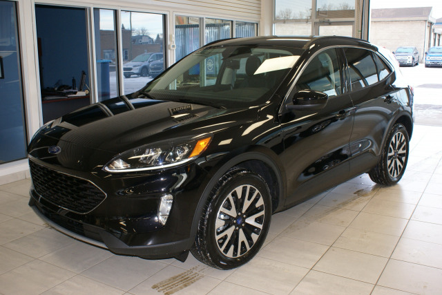 2020 Ford Escape SEL Agate Black, 2.0L EcoBoost® Engine | Senchuk Ford