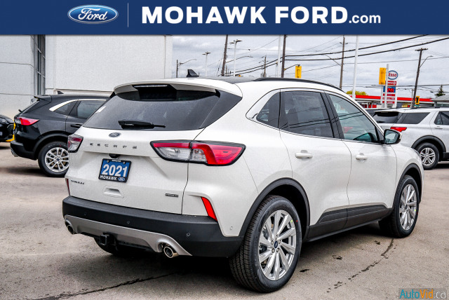 ford escape 2021 white