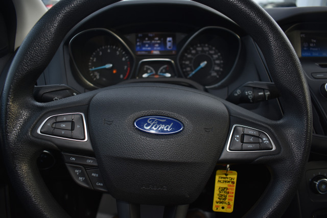 2016 Ford Focus SE Sedan 